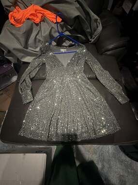 Emerald Sundae Women's Silver Sequin V-Neck Long Sleeve Mini Party Dress